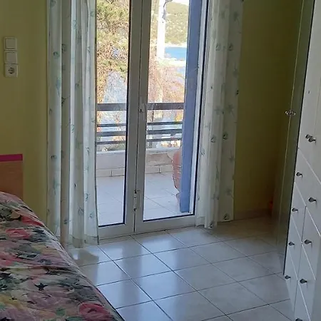 Ermioni Apartment * エルミオニ